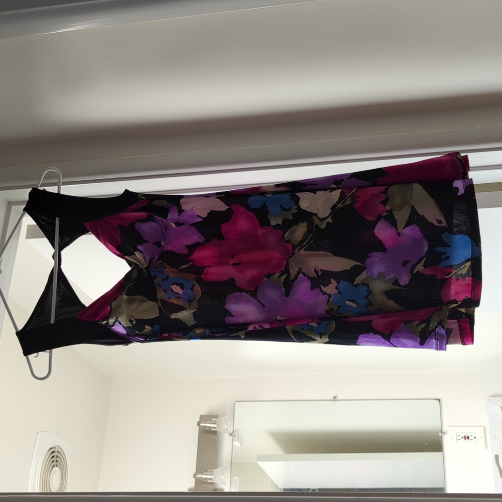 🆕 floral and black dress medium